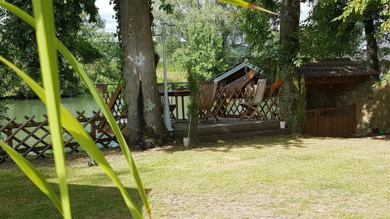 Manoir Des Turets Bed and Breakfast Yvré-lʼÉvêque Εξωτερικό φωτογραφία
